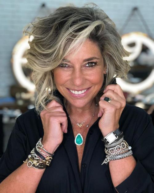 Стрижки на средние волосы с челкой для женщин 50 лет. Правила выбора стрижек для женщин после 50 лет