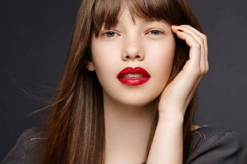 Прически весна-лето 2022. Модные женские стрижки весны 2022: новинки и тенденции