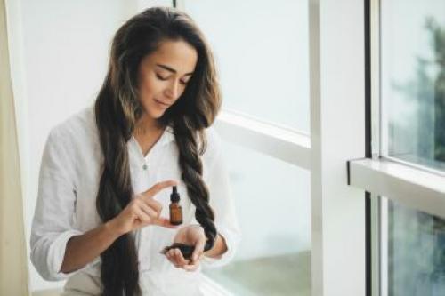 Как сделать волосы густыми мужчине. От чего зависит скорость роста волос у мужчин?