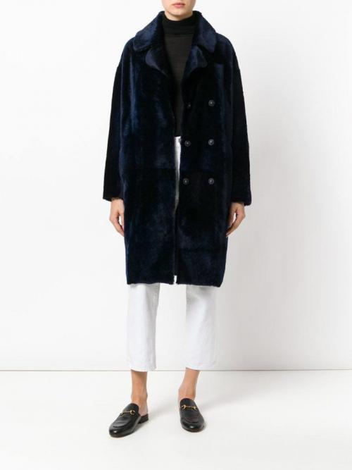 Модные цвета 2022-2023 в одежде. Модный цвет в одежде осень-зима 2022 2023 — прохладный синий