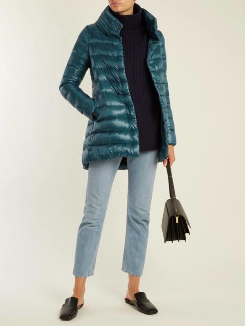 Модные цвета 2022-2023 в одежде. Модный цвет в одежде осень-зима 2022 2023 — прохладный синий