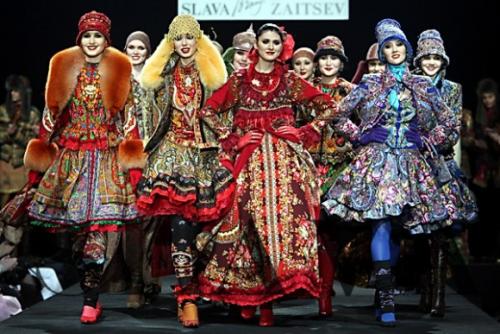 Какие элементы русской культуры можно увидеть в коллекции курток от Славы Зайцева