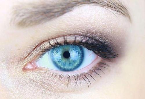 Стрелки для нависшего века. Макияж для нависшего века: пошаговые уроки (70 фото)