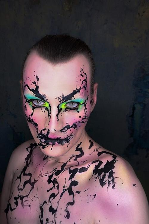 Самый красивый макияж глаз. Красивый макияж (фото): советы визажистов, как выбрать косметику и правильно наносить. 20 идей для любых оттенков глаз 04