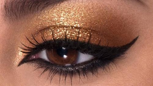 Как нарисовать стрелки на разных типах глаз своими руками. Варианты стрелок и выбор их для различных типов глаз