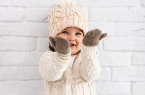 Как подбирать одежду для детей на холод. Как одеть ребёнка в холодную погоду: правильная одежда для межсезонья и зимы