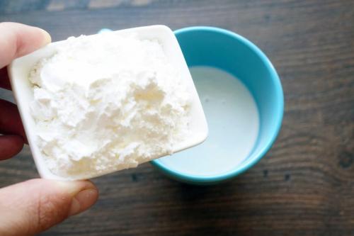 Как ухаживать за желтыми ботинками. Как отмыть белые сапоги-дутики от желтых пятен и грязи в домашних условиях?