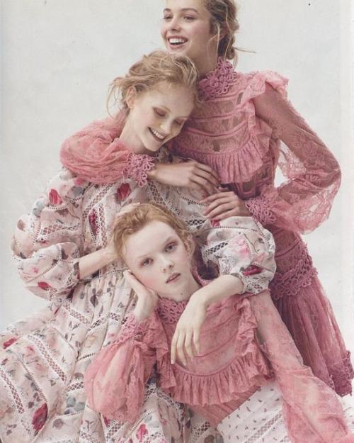 Какие аксессуары можно использовать для создания романтического образа. Признаки