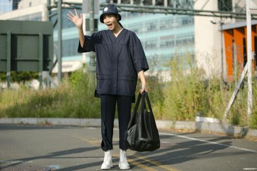 Можно ли носить синий костюм женский с юбкой на пикник или барбекю. Как стильно одеться на шашлыки и пикник