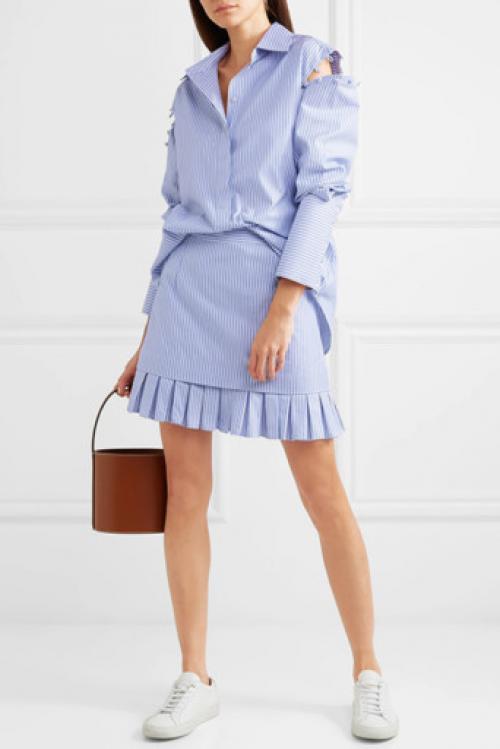 Какие типы обуви лучше всего сочетать с голубым костюмом женским. Фасоны