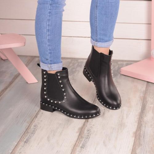 Как сочетать зимнюю обувь с брюками. Сочетания брюк с сапогами