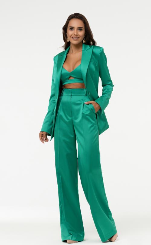 Какие цвета и модели женского брючного костюма наиболее популярны. 