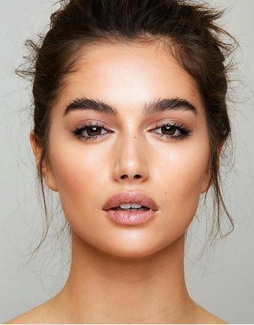 Макияж для карих глаз 2021 пошагово. Модный макияж для карих глаз в 2021 году