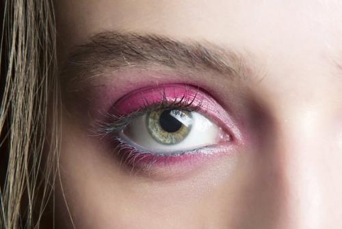 Макияж для глубоко посаженных глаз с нависшим веком. Макияж для нависшего века: главные правила и лучшие советы