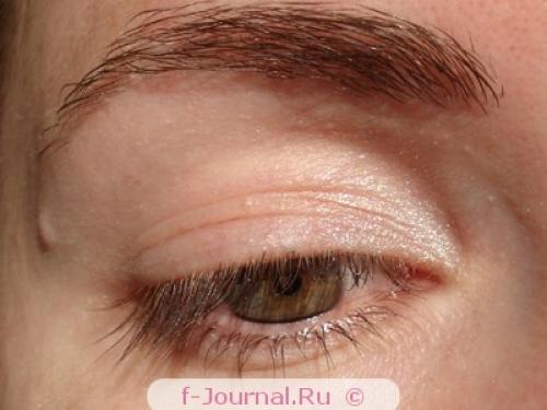 Вертикальная техника макияжа глаз. Простой макияж глаз в вертикальной технике (фото)