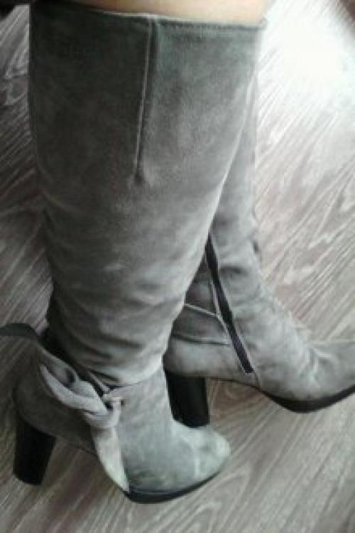 Как сочетать замшевые серые сапоги с пальто. Материал