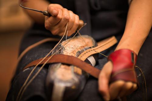 Какие материалы используются для изготовления модных ботфортов осени и зимы 2025. Виды ботфорт