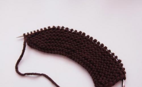 Объемные шапки крупной вязки схемы. Небрежно, практично и стильно — шапка beanie. Учимся ее вязать!