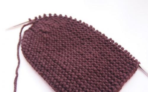 Объемные шапки крупной вязки схемы. Небрежно, практично и стильно — шапка beanie. Учимся ее вязать!