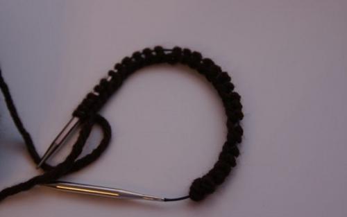 Объемные шапки крупной вязки схемы. Небрежно, практично и стильно — шапка beanie. Учимся ее вязать!