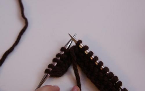 Объемные шапки крупной вязки схемы. Небрежно, практично и стильно — шапка beanie. Учимся ее вязать!