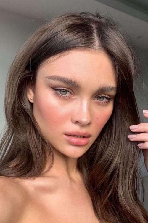 Мода на внешность 2022. Натуральность в моде — главные бьюти тренды «дорогой внешности» 2022 года