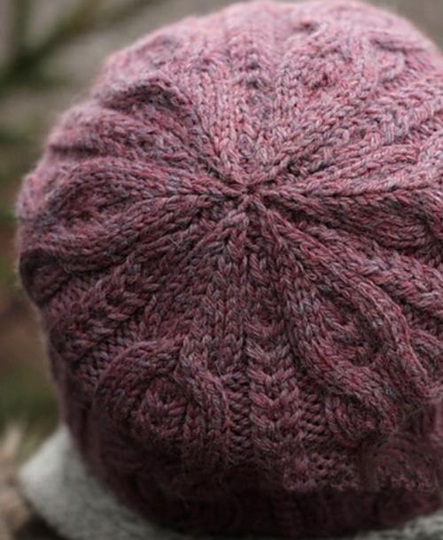 Шапка и варежки объемные КОСЫ спицами. 18 моделей женских шапок вязаных спицами косами со схемами, описанием и видео мк 05