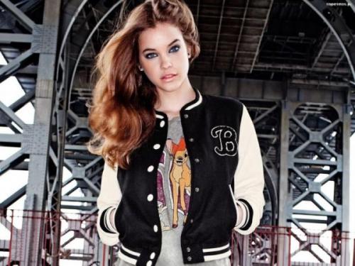 Модные женские куртки в 2022 году. Золотая пятерка весенних трендов 2022