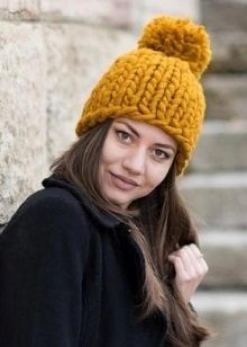 Шапка спицами из толстой пряжи без отворота. Шапка из толстой пряжи