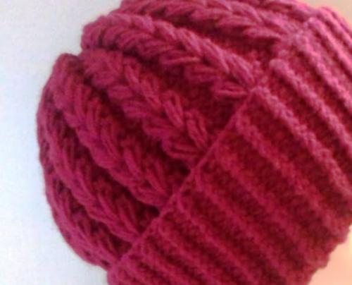 Связать модную шапку. Модные вязаные шапки спицами в 2022-2023 году: виды, схемы и описание