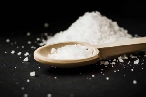 Как отмерить 1 грамм соли. Сколько соли в столовой ложке (и чайной)?