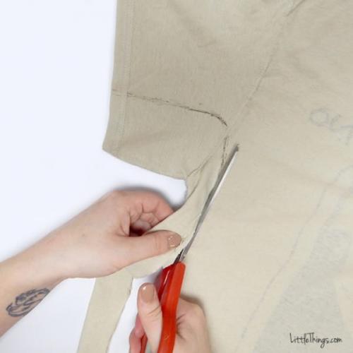 Как подогнать футболку по размеру. Как идеально подогнать большую футболку под свой размер