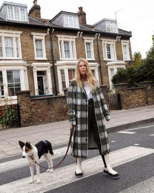 Белые ботфорты носить с чем. Стильные белые сапоги и популярные фасоны 19