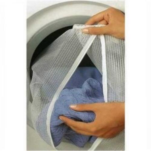 Как вернуть форму вязаной вещи. Как вернуть первоначальную форму растянутому свитеру после стирки