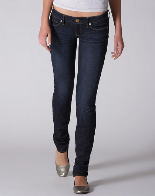 Что делать, если джинсы большие в попе. Как правильно ушить мужские и женские джинсы по бокам?