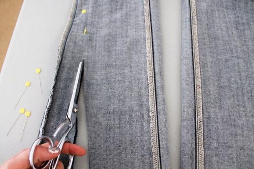 Что делать, если джинсы большие в попе. Как правильно ушить мужские и женские джинсы по бокам?