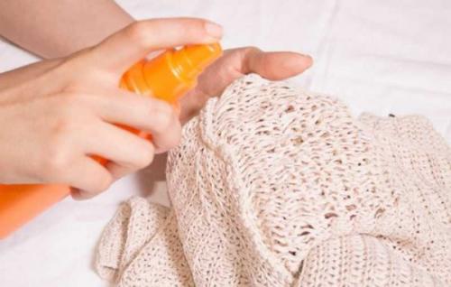 Как вернуть форму вязаной вещи. Как вернуть первоначальную форму растянутому свитеру после стирки