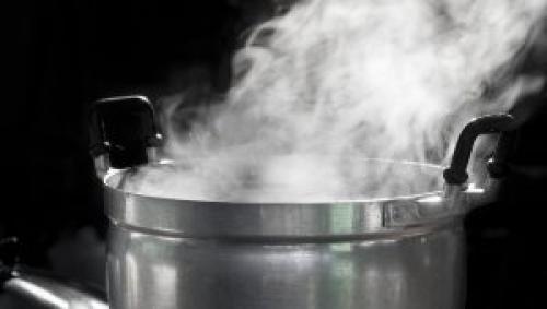 Что делать если растянулась футболка. Как уменьшить футболку?