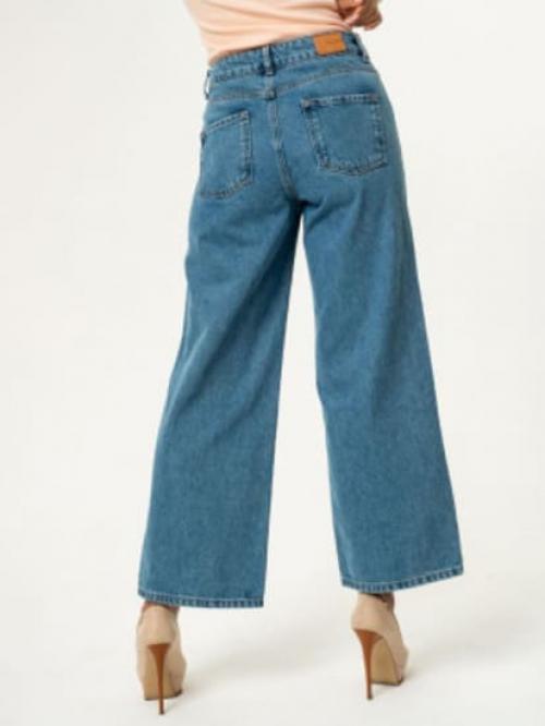 Широкие джинсы с подворотом и завышенной талией: как носить модно и удобно 20