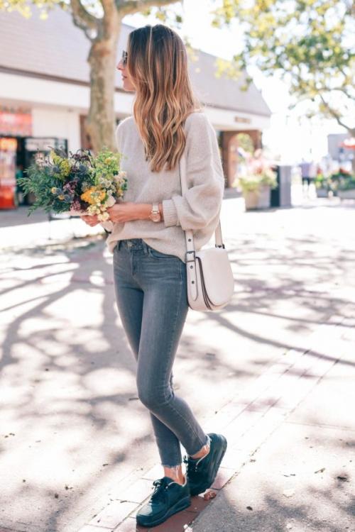 Удобные и стильные: как выбрать женские джинсы с отворотами в интернет-магазине 04