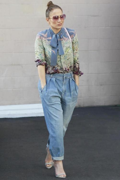 Джинсы женские с подворотами: модная тенденция сезона 29