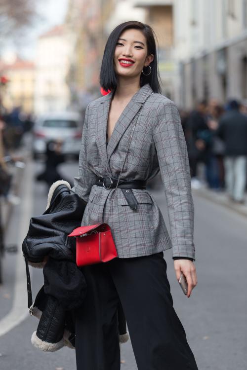 Женские стрижки средней длины. Модные и удобные стрижки на средние волосы: галерея фото причесок