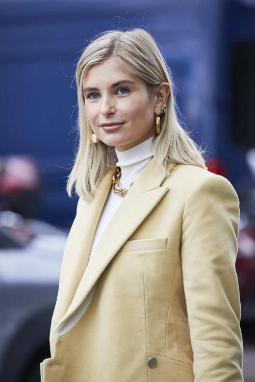 Женские стрижки средней длины. Модные и удобные стрижки на средние волосы: галерея фото причесок