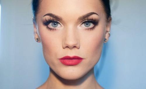 12 простых пошаговых уроков по макияжу для голубых глаз. Чем дневной макияж должен отличаться от вечернего? 03 12 простых пошаговых уроков по макияжу для голубых глаз. Чем дневной макияж должен отличаться от вечернего? 03