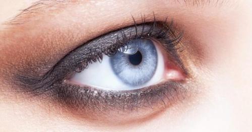 12 простых пошаговых уроков по макияжу для голубых глаз. Чем дневной макияж должен отличаться от вечернего? 01 12 простых пошаговых уроков по макияжу для голубых глаз. Чем дневной макияж должен отличаться от вечернего? 01