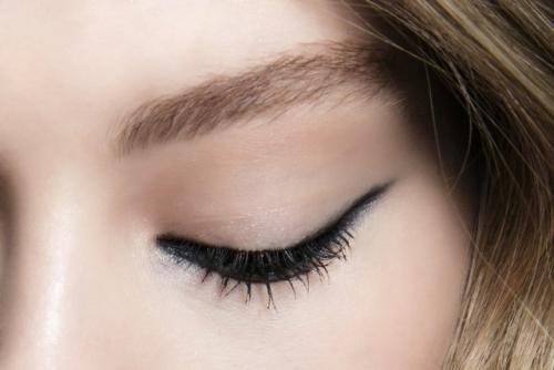 Макияж глаз со стрелками. Макияж со стрелками