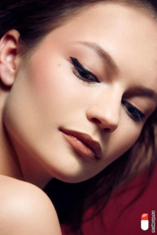 Макияж глаз со стрелками. Макияж со стрелками