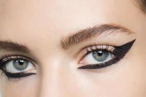 Макияж глаз со стрелками. Макияж со стрелками