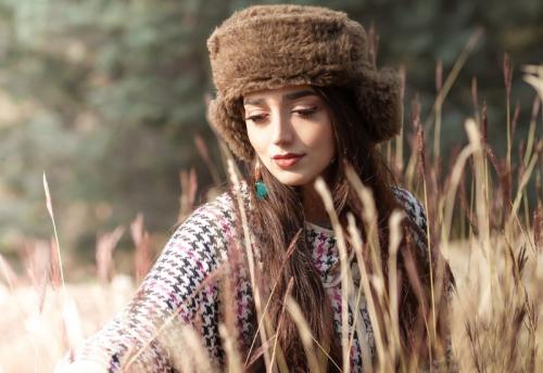 Какие ключевые тенденции стоит обратить внимание в моде осени 2025. Тренды осени 2025: головные уборы и аксессуары