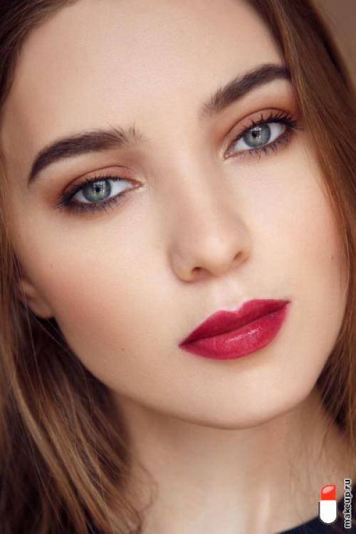 Основы макияжа лица для начинающих. Как правильно наносить макияж на лицо?